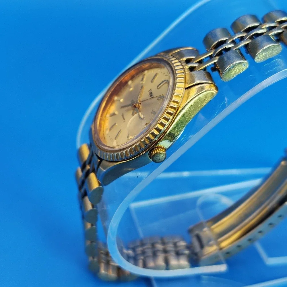 Vintage 1992‎ Timex Presidential Date Flute 25mm Women's Quartz Watch Size 6.5
